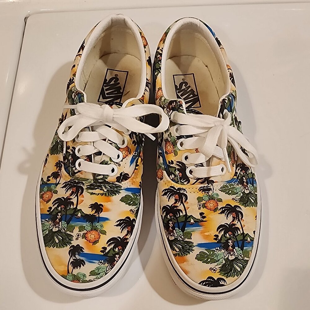Aloha Vans Classic Sneakers size 9.5W 8M Good conditiob